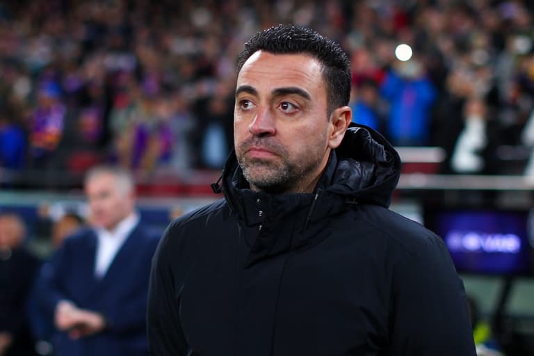Xavi forced to apologise over Dani Alves comments Xavi forced to apologise over Dani Alves comments