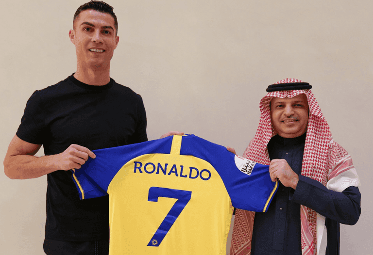 Al Nassr fans sing Cristiano Ronaldo chant in seventh minute of game Al Nassr fans sing Cristiano Ronaldo chant in seventh minute of game