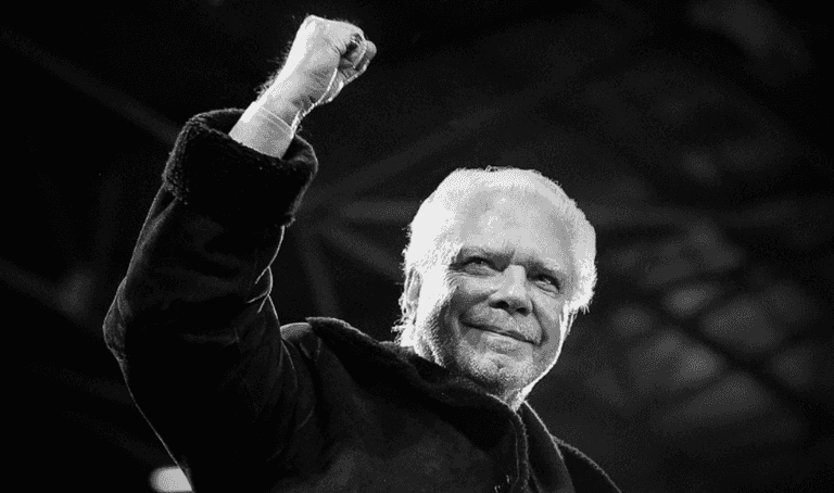 West Ham joint-chairman David Gold dies aged 86 West Ham joint-chairman David Gold dies aged 86