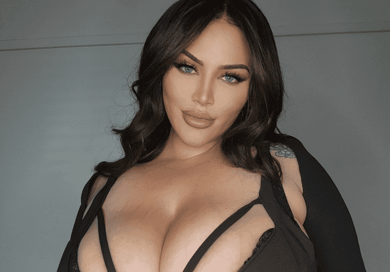 Rare condition causes woman’s breasts to grow four bra cup sizes in just one year – and they won’t stop growing Rare condition causes woman’s breasts to grow four bra cup sizes in just one year – and they won’t stop growing