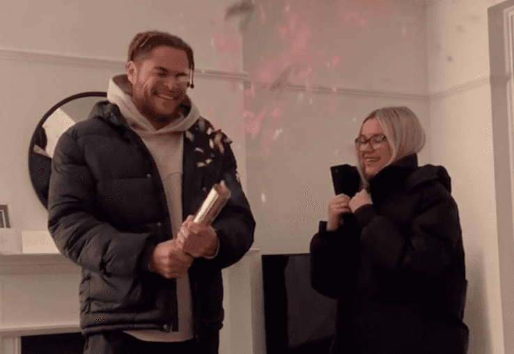 Woman’s gender reveal goes wrong after she forgets her partner is colour blind Woman’s gender reveal goes wrong after she forgets her partner is colour blind