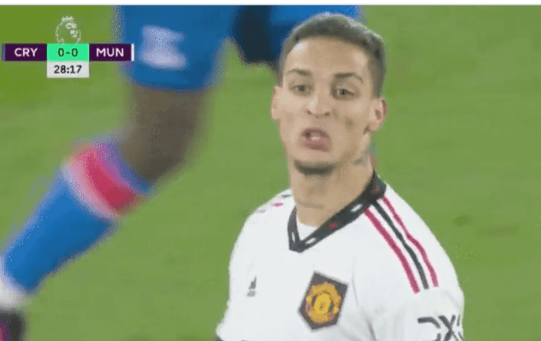 Antony and Bruno Fernandes clash in first half of Crystal Palace vs Man United Antony and Bruno Fernandes clash in first half of Crystal Palace vs Man United