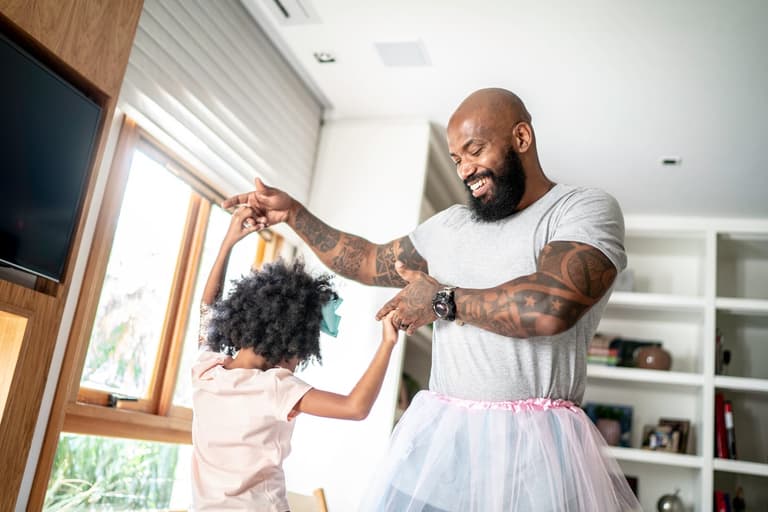 Father believes he should be paid for babysitting his own daughter Father believes he should be paid for babysitting his own daughter