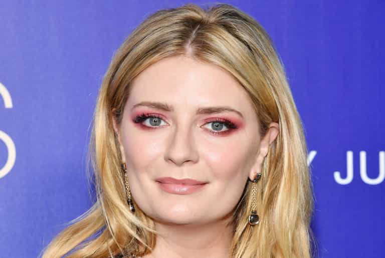Mischa Barton claims her publicist told her to sleep with Leonardo DiCaprio when she was 19 and he was 30 Mischa Barton claims her publicist told her to sleep with Leonardo DiCaprio when she was 19 and he was 30