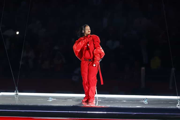 Rihanna won’t be paid for Super Bowl halftime performance Rihanna won’t be paid for Super Bowl halftime performance