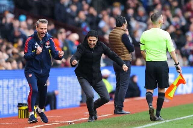 Mikel Arteta absolutely ruins referee with sarcastic sideline gesture Mikel Arteta absolutely ruins referee with sarcastic sideline gesture
