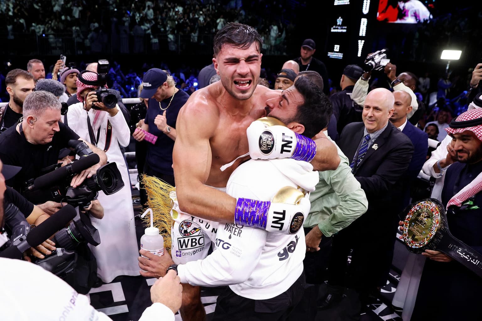 Molly-Mae Hague in tears as she finds out Tommy Fury wins – after refusing to watch the fight