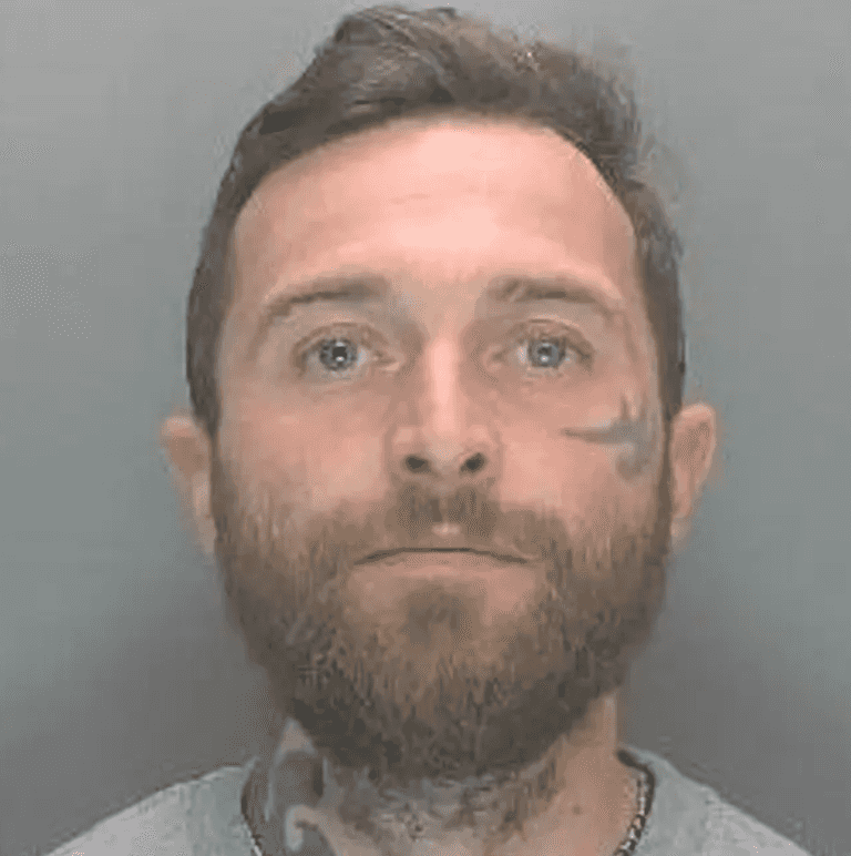 Wanted man who is 4ft 9 inches taunts police on social media while still on the run Wanted man who is 4ft 9 inches taunts police on social media while still on the run