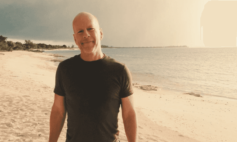 Tributes paid to Bruce Willis as family announce dementia diagnosis Tributes paid to Bruce Willis as family announce dementia diagnosis
