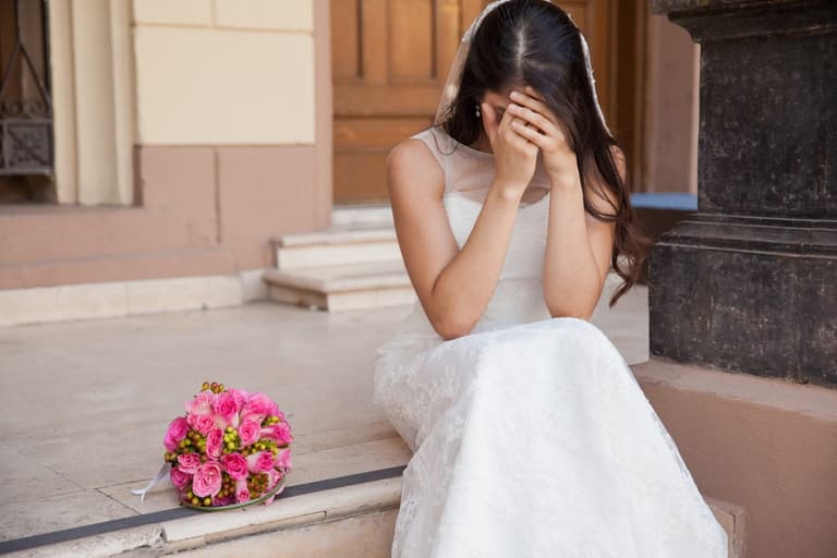 Bride horrified after finding her groom being breastfed by his mother Bride horrified after finding her groom being breastfed by his mother