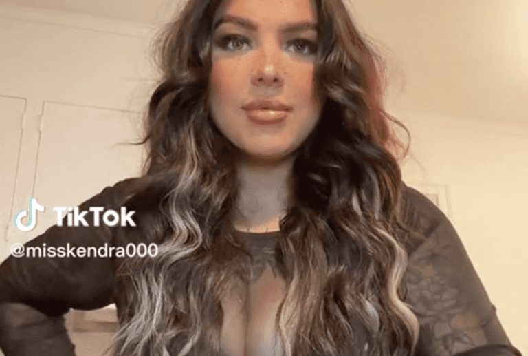 OnlyFans mum says ex-partner refuses to pay child support but subscribes to her channel OnlyFans mum says ex-partner refuses to pay child support but subscribes to her channel