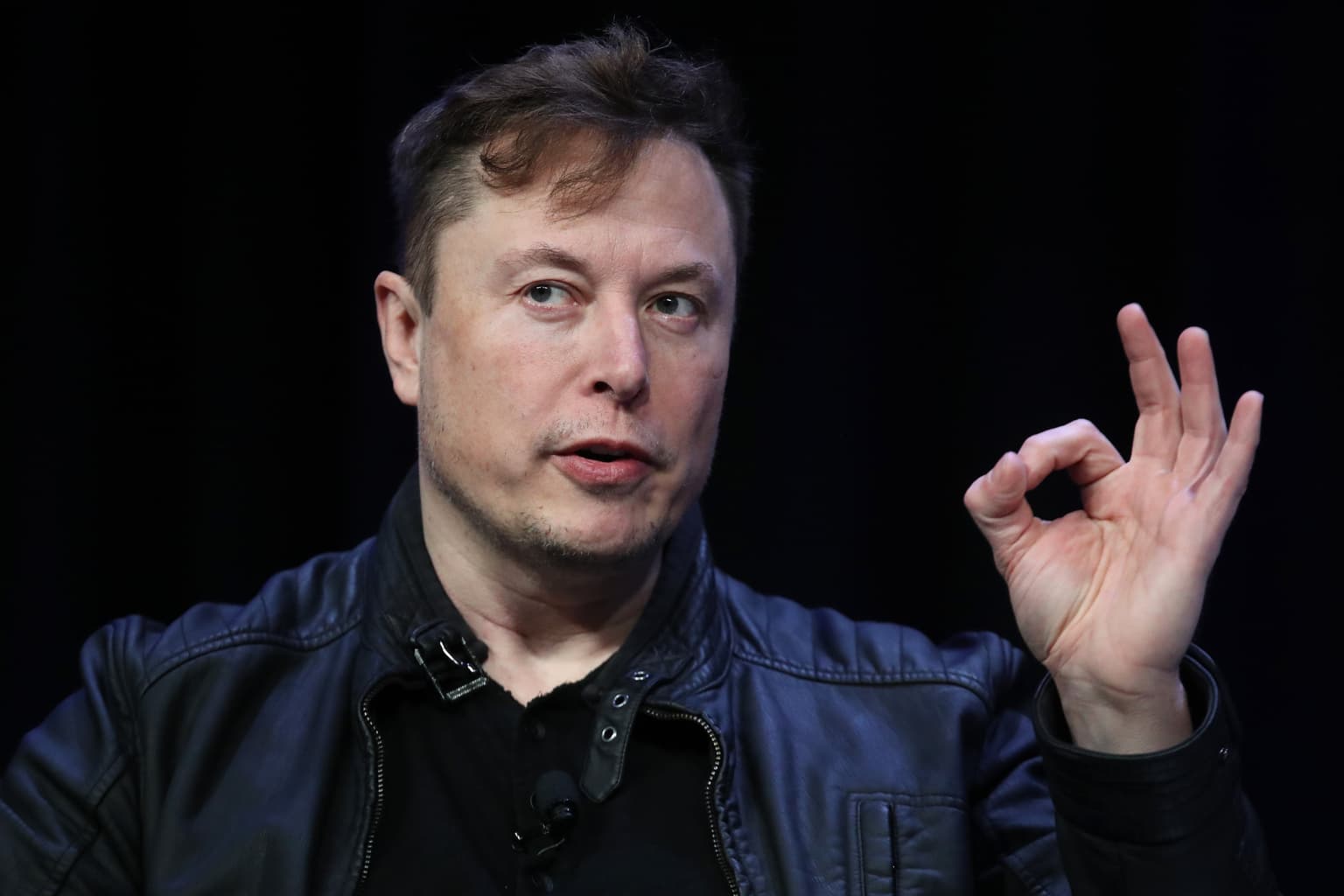 Elon Musk apologises to disabled Twitter worker after online row