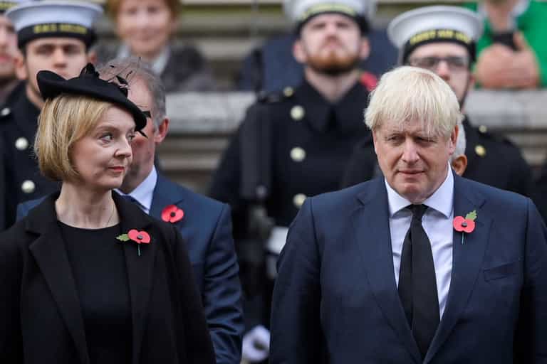Windsor under siege as PM’s predecessors shun Brexit deal Windsor under siege as PM’s predecessors shun Brexit deal