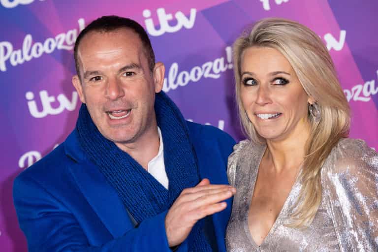 Martin Lewis asks followers whether they ‘suck or swallow’ in X-rated poll Martin Lewis asks followers whether they ‘suck or swallow’ in X-rated poll