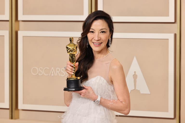 Michelle Yeoh becomes first-ever Asian winner of best actress Oscar Michelle Yeoh becomes first-ever Asian winner of best actress Oscar