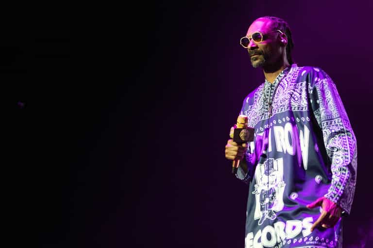 Snoop Dogg welcomed to Scotland in the most Scottish way possible Snoop Dogg welcomed to Scotland in the most Scottish way possible
