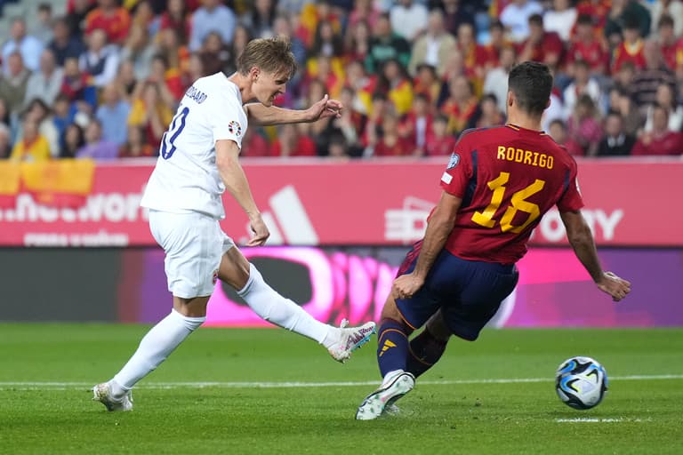 Arsenal fans accuse Premier League rival of trying to ‘end Martin Ødegaard’s season’ Arsenal fans accuse Premier League rival of trying to ‘end Martin Ødegaard’s season’