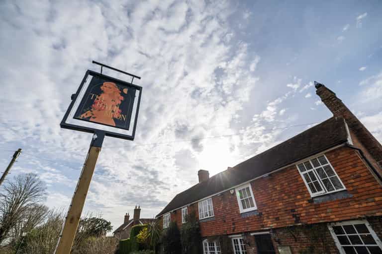 Jodie Kidd poses in the buff to make new pub sign for her local Jodie Kidd poses in the buff to make new pub sign for her local