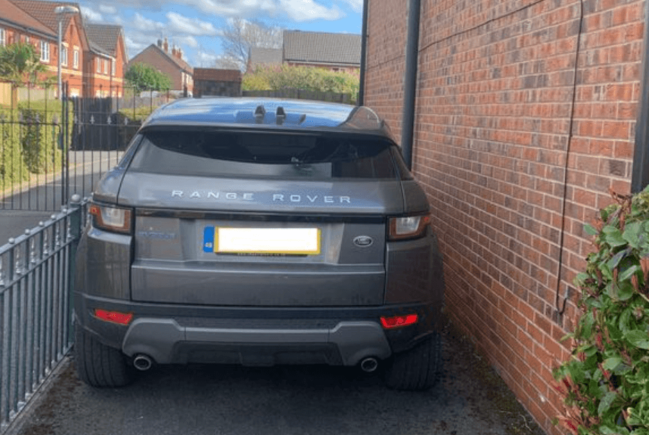 Dad fumes after stranger parks car on driveway before jetting off on holiday