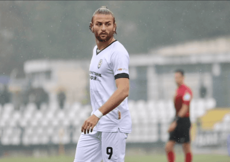 Ex-Juventus striker sent off for urinating by the pitch Ex-Juventus striker sent off for urinating by the pitch