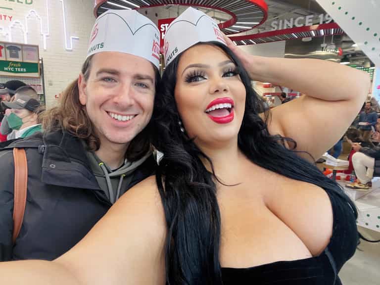 Plus-sized model says strangers tell her she’ll ‘crush husband’s legs’ Plus-sized model says strangers tell her she’ll ‘crush husband’s legs’
