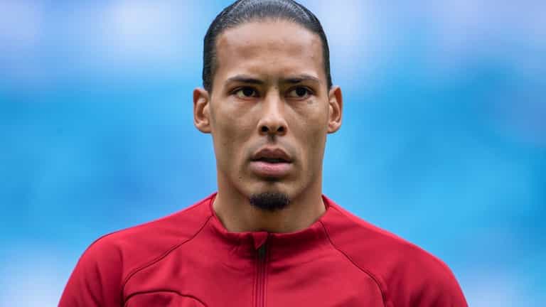 Jamie Carragher brings Man United legends into Virgil van Dijk defence Jamie Carragher brings Man United legends into Virgil van Dijk defence