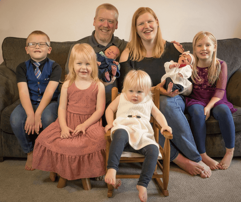 Twins born from 30-year-old frozen embryos have a mum that’s only 3 years older than them Twins born from 30-year-old frozen embryos have a mum that’s only 3 years older than them