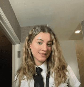 Pilot left frustrated after airport worker assumes she’s a flight attendant because she’s a woman Pilot left frustrated after airport worker assumes she’s a flight attendant because she’s a woman