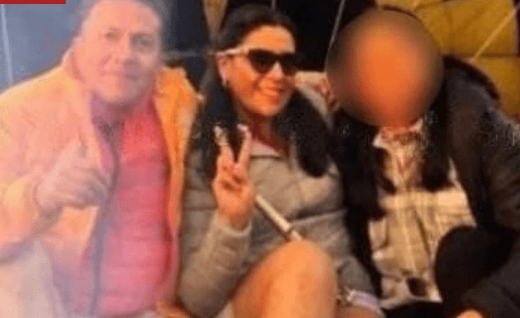 Married couple die in hot air balloon accident as daughter, 13, jumps for her life Married couple die in hot air balloon accident as daughter, 13, jumps for her life