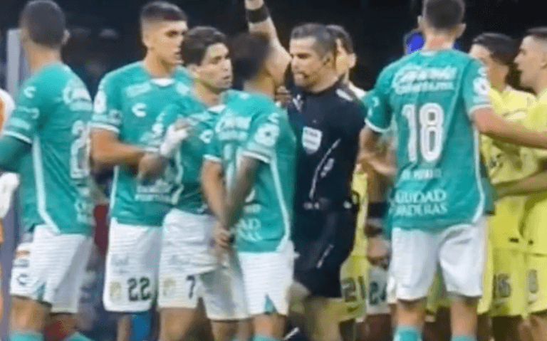 Referee knees player in the groin during game in Mexico Referee knees player in the groin during game in Mexico