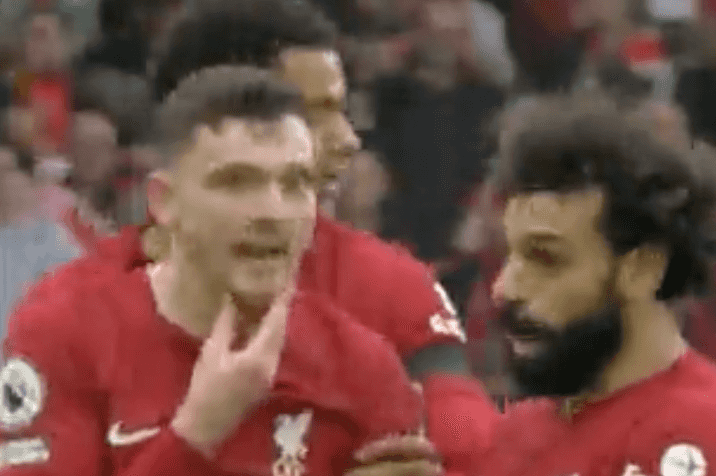 Andy Robertson accuses linesmen of ‘throwing elbow’ in Arsenal game Andy Robertson accuses linesmen of ‘throwing elbow’ in Arsenal game