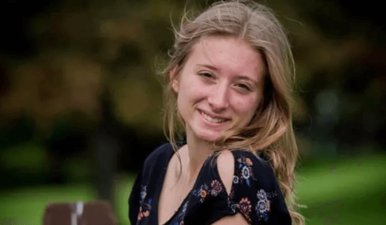 Woman, 20, shot dead after mistakenly pulling into wrong driveway Woman, 20, shot dead after mistakenly pulling into wrong driveway