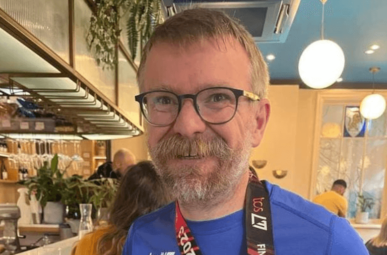 Runner who completed London Marathon in under three hours died suddenly on way home Runner who completed London Marathon in under three hours died suddenly on way home