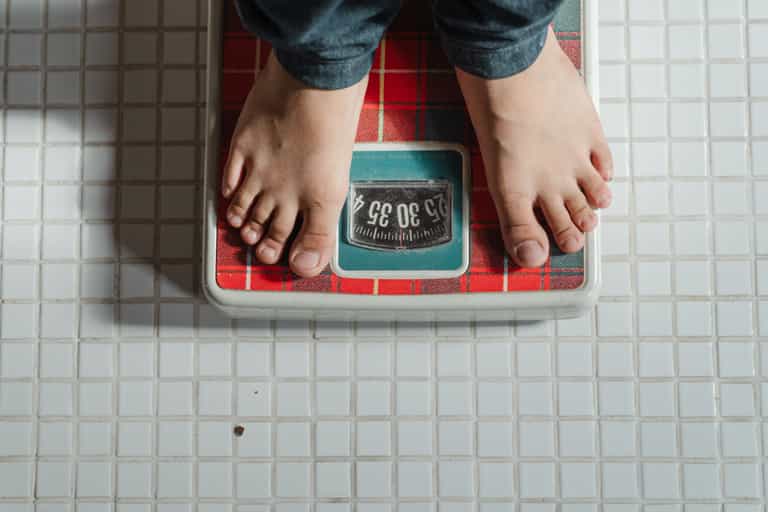 Brits blame cost of living crisis for putting on weight Brits blame cost of living crisis for putting on weight
