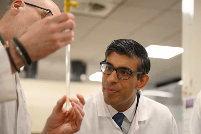 Rishi Sunak wears his glasses in a really weird way Rishi Sunak wears his glasses in a really weird way