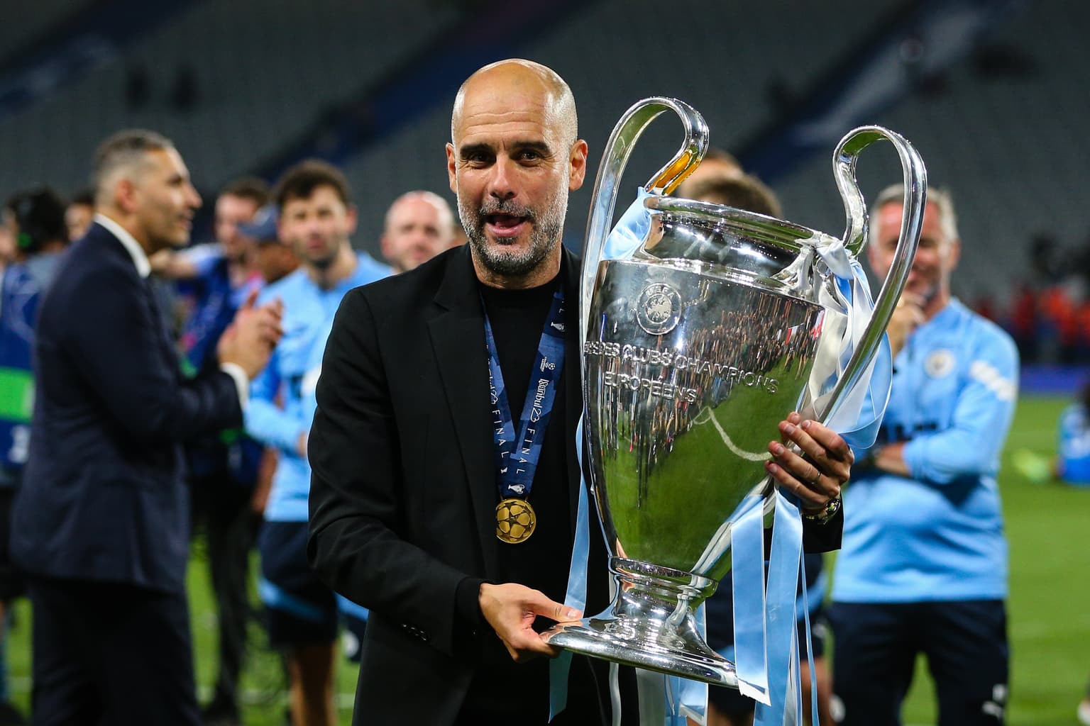 Julia Roberts congratulates Pep Guardiola on Champions League win