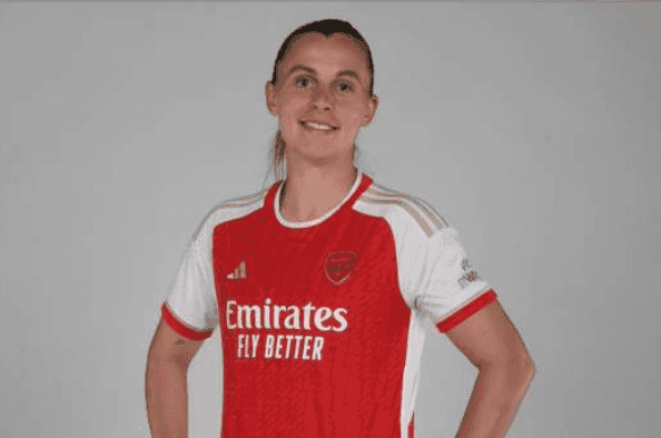 Arsenal withdraw home shirt after ‘design error’ Arsenal withdraw home shirt after ‘design error’