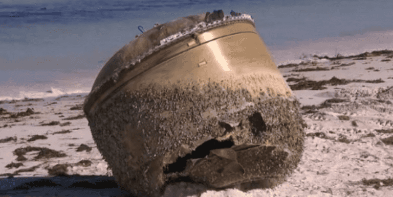 Mysterious object on Australian beach fell from space Mysterious object on Australian beach fell from space
