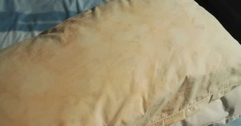 Reason why pillows go yellow after man sparks debate over ‘The Yellow Pillow’ Reason why pillows go yellow after man sparks debate over ‘The Yellow Pillow’