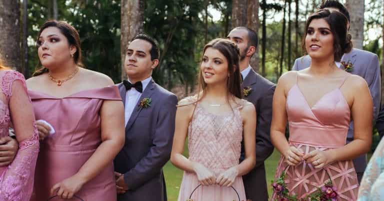 Guest sparks uproar by wearing white dress to friend’s wedding Guest sparks uproar by wearing white dress to friend’s wedding
