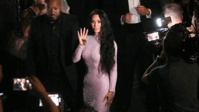 People who are obsessed with celebrities are less intelligent, study claims