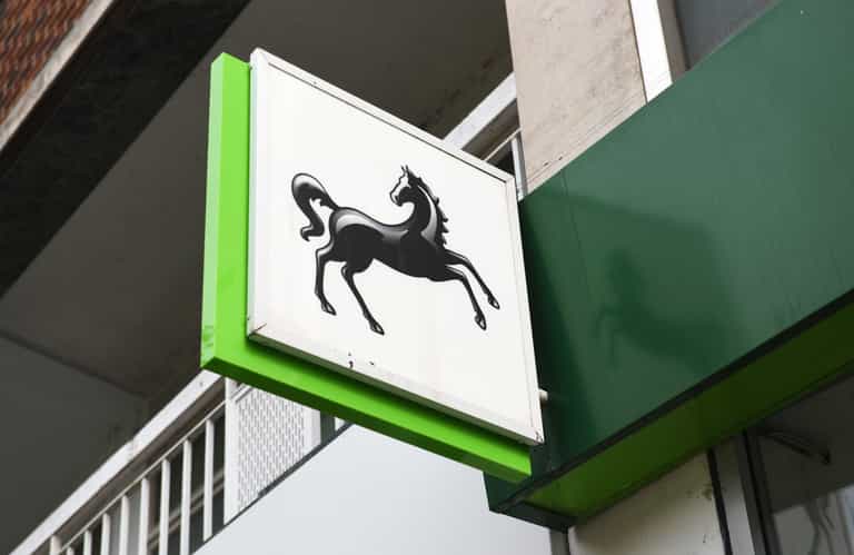 Urgent warning issued after Lloyds Bank customer hit with scam that lost her thousands Urgent warning issued after Lloyds Bank customer hit with scam that lost her thousands