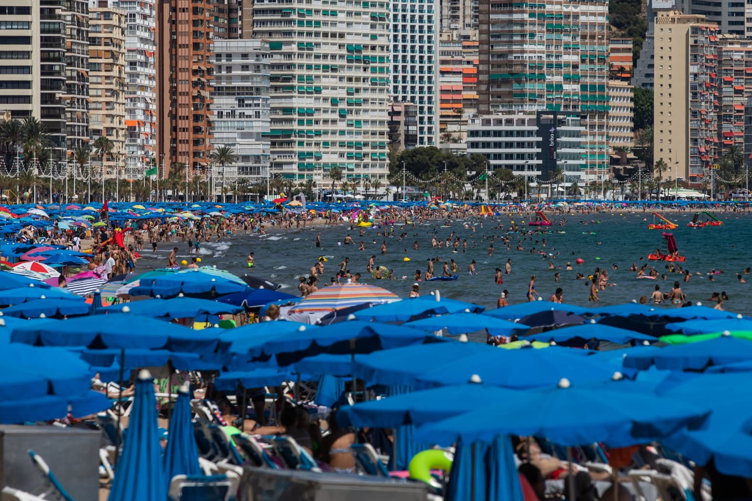 UK tourists face £1,000 fines over new beach rules in Benidorm