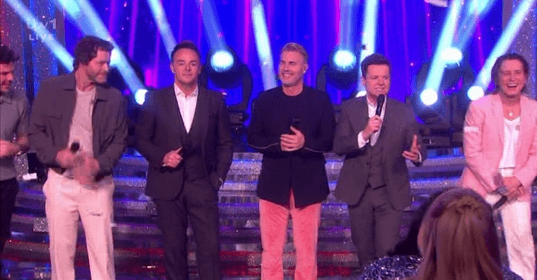 Saturday Night Takeaway viewers slam ‘worst end of show’ ever Saturday Night Takeaway viewers slam ‘worst end of show’ ever