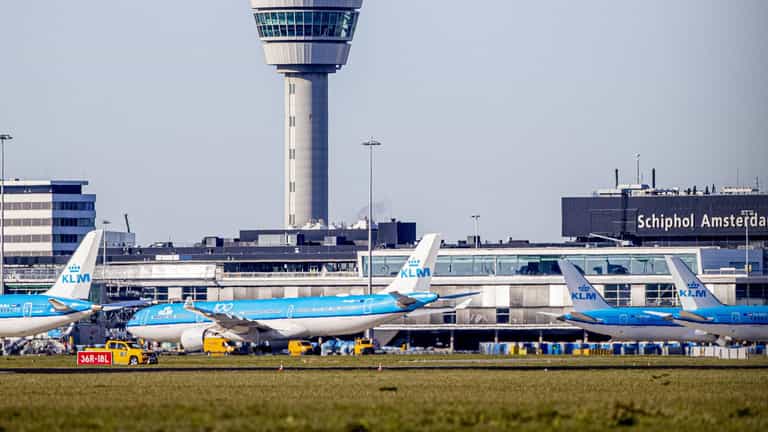 Horrific details emerge as person ‘falls into’ plane engine at Schiphol Airport Horrific details emerge as person ‘falls into’ plane engine at Schiphol Airport