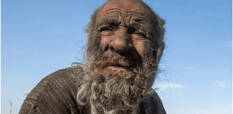 ‘World’s dirtiest man’ who went decades without washing died after finally agreeing to have a bath ‘World’s dirtiest man’ who went decades without washing died after finally agreeing to have a bath