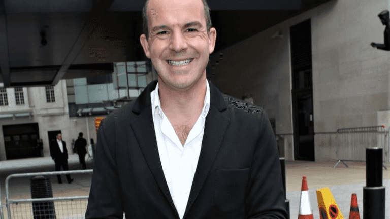 Martin Lewis issues ‘fraud’ warning over car insurance hack that saves drivers hundreds Martin Lewis issues ‘fraud’ warning over car insurance hack that saves drivers hundreds