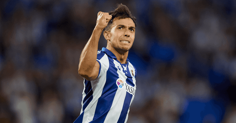 Real Sociedad manager drops major Martin Zubimendi transfer bombshell Real Sociedad manager drops major Martin Zubimendi transfer bombshell