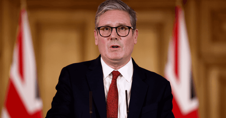 Keir Starmer ‘set to ban’ smoking from pub gardens, nightclubs and football stadiums Keir Starmer ‘set to ban’ smoking from pub gardens, nightclubs and football stadiums