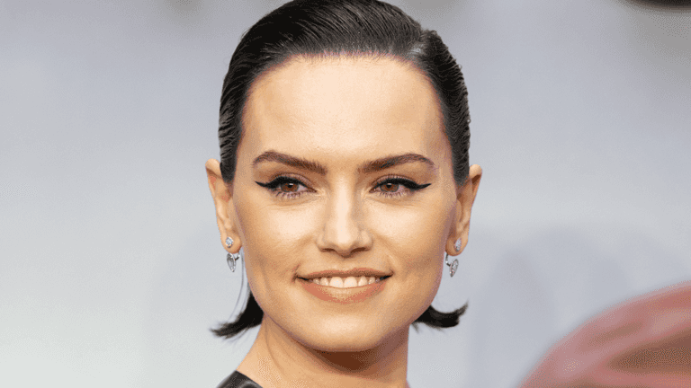 Daisy Ridley reveals Graves’ disease diagnosis Daisy Ridley reveals Graves’ disease diagnosis